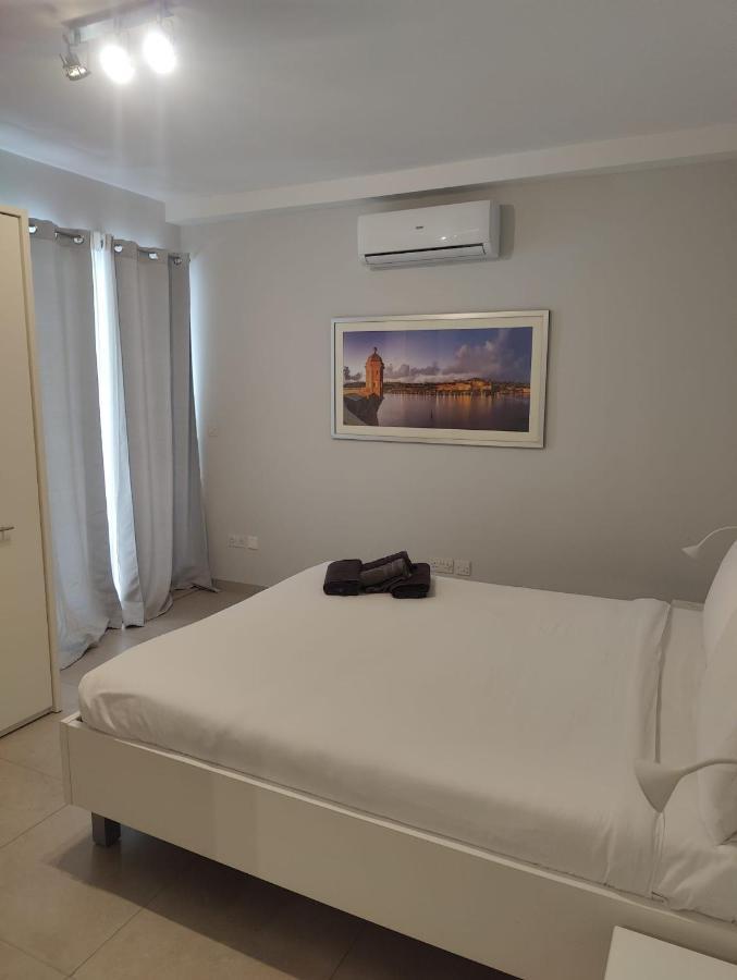Gzira, 2 Bedroom Apartment Luaran gambar